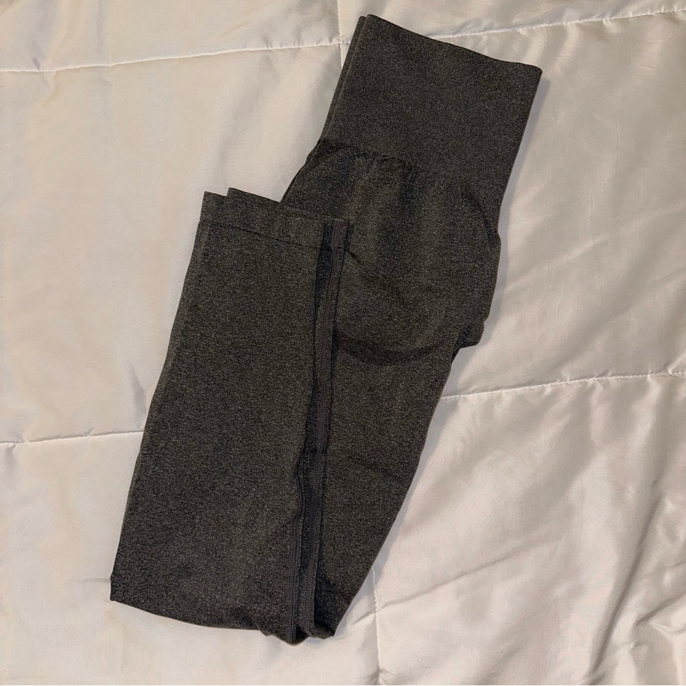 YEOREO contour leggings in dark gray